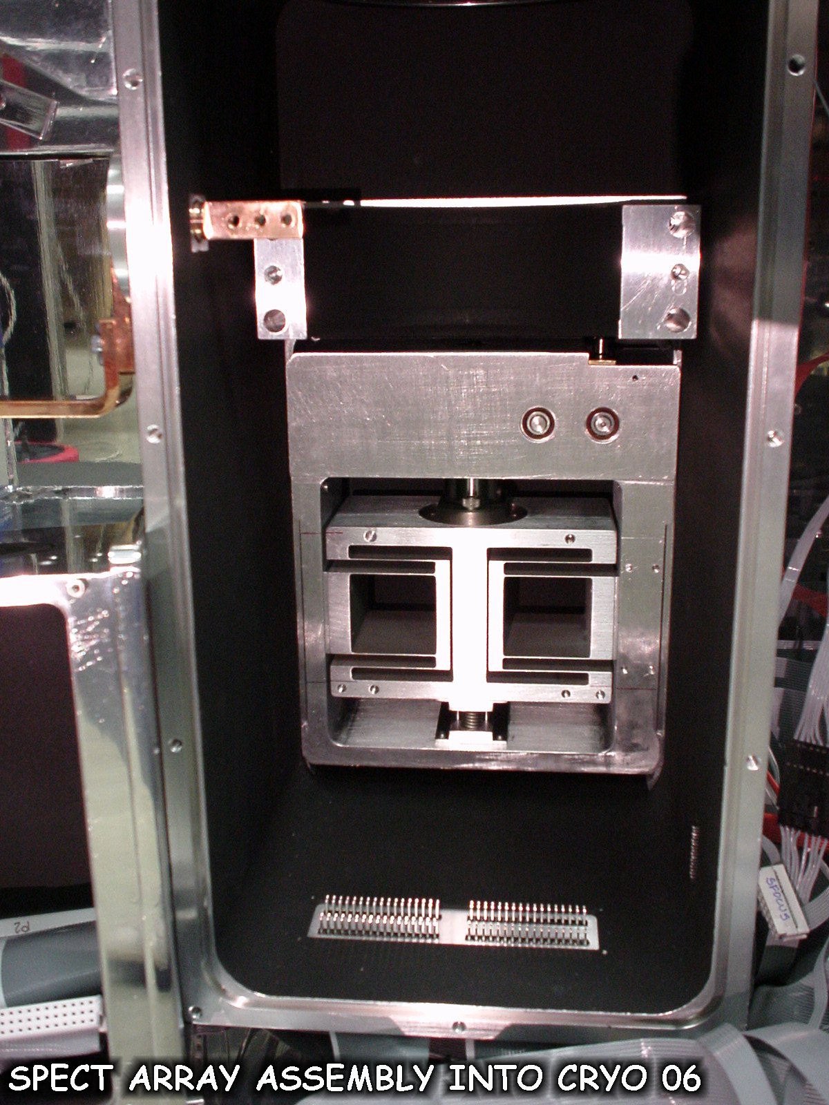 spect array assembly into cryo 06