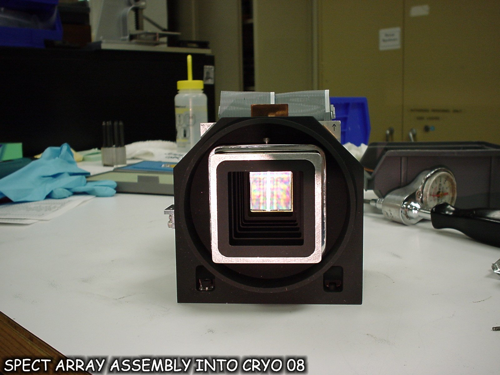spect array assembly into cryo 08